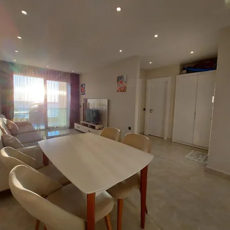 Konak Seaside Tower 45 * אלאניה